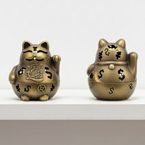 NEW Gold Maneki Neko Cat Figurine